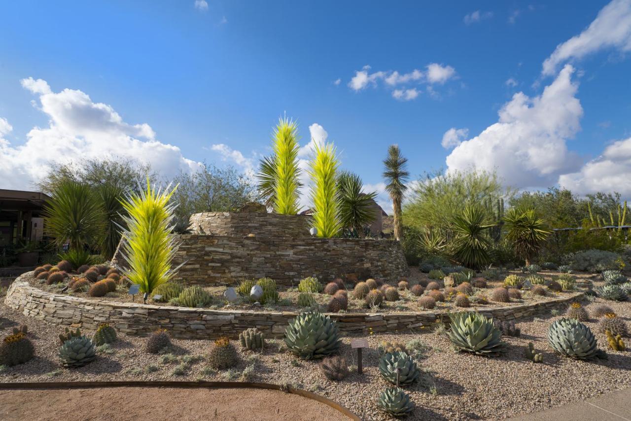 138 Fully Furnished, Amenities Galore Apartment Scottsdale