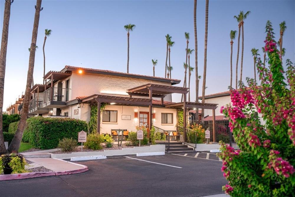 138 Fully Furnished, Amenities Galore
